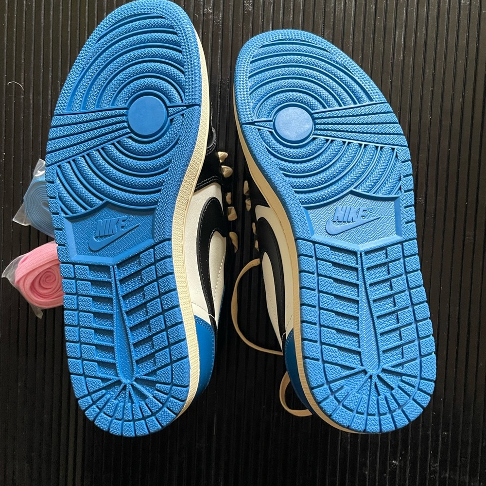 Jordan 1  retro style with Travis Scott - Picture 7 of 8